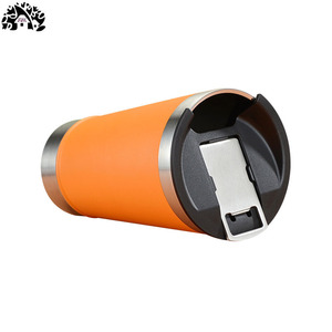 I boccali di birra in acciaio inossidabile a doppia parete da 20 once per bicchieri caldi e freddi da casa all'aperto sono dotati di apribottiglie di grande capacità - Product Image 3