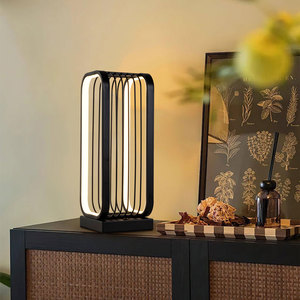 Nouvelle arrivée PT24002, lampe de table décorative à LED électrique 20W avec interrupteur marche/arrêt, bande en silicone, 110-240V, noir mat, moderne, salon - Product Image 3