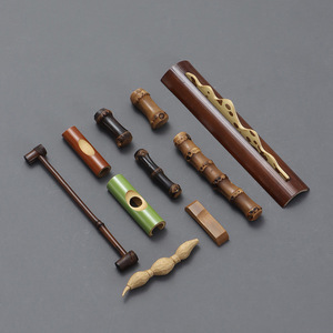 Al por mayor: Soporte para palillos de bambú estilo chino, almohadilla para palillos, cuchara, soporte para cepillos, tapete de té creativo de bambú hecho a mano. - Product Image 1