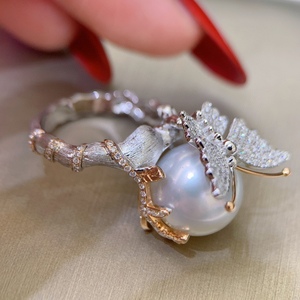 Anillo de Perlas Redondas de 12-13 mm con Frente Esmerilado Impecable, Versátil y Comparable a las Perlas Blancas Naturales Australianas - Product Image 2