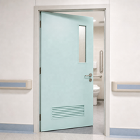 Porte de salle de bain cyan pâle pour chambre de patient, avec fenêtre en verre et grille de ventilation inférieure, idéale pour les salles d'hôpital