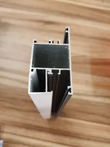 Perfiles de Aluminio para Ventanas y Puertas para <span class=keywords><strong>Madagascar</strong></span>, Anodizado Plateado y Recubrimiento en Polvo Gris - Product Image 5