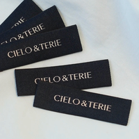Étiquettes tissées en satin personnalisées, multicolores, pour vêtements, étiquettes de col, production rapide, directement de l'usine, OEM, marquage de vêtements, respectueuses de l'environnement