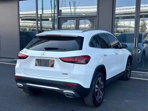 Exportation de voitures d'occasion de Chine - <span class=keywords><strong>Mercedes</strong></span>-Benz <span class=keywords><strong>GLA</strong></span> 200 <span class=keywords><strong>SUV</strong></span> compact de luxe <span class=keywords><strong>2022</strong></span> - Product Image 4