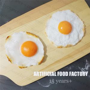 Accesorios de fotografía, modelo de comida de simulación realista, huevos escalfados de plástico, huevo frito cocido artificial para bromas prácticas, juguete de mordazas - Product Image 3