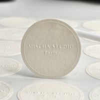 Autocollants personnalisés en feuille d'argent, surface miroir, imperméables, cercle en relief, logo en relief pour animaux de compagnie, étiquette durable, emballage écologique