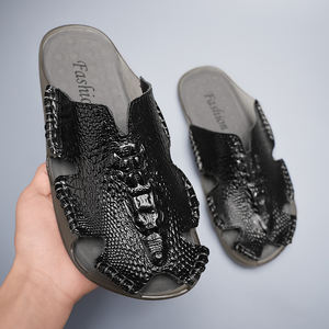 2026 Lüks Tasarımcı Yazlık El Yapımı Erkek Sandaletleri Açık Hava Deri Sandaletleri Oxford Nefes Alabilen Plaj Sandaletleri Erkek Düz Terlikler - Product Image 2