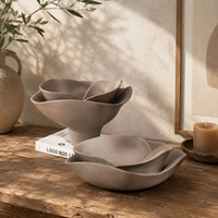 Bol décoratif en céramique marron chocolat avec un design à pétales superposés, bol sculptural pour la décoration de la maison