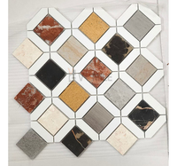 Mosaïque de marbre vert naturel moderne personnalisable pour la salle de bain, la piscine, la décoration intérieure des murs et des sols en marbre