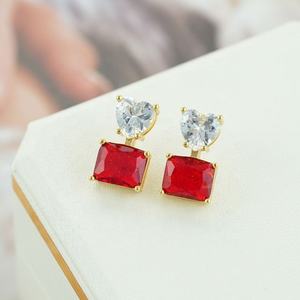 ต่างหูแบบติดหูทรงสี่เหลี่ยมประดับเพชรซิรคอนลายแตกน้ำแข็ง สไตล์หรูหราใหม่ คุณภาพสูง ทำจากทองแดง ดีไซน์หลากหลาย ขายส่ง - Product Image 5