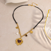 SUMMLY Chaîne de chandail en cuir avec pendentif en forme de cœur rose à la mode Collier en acier inoxydable plaqué or 18 carats Bijoux de mode