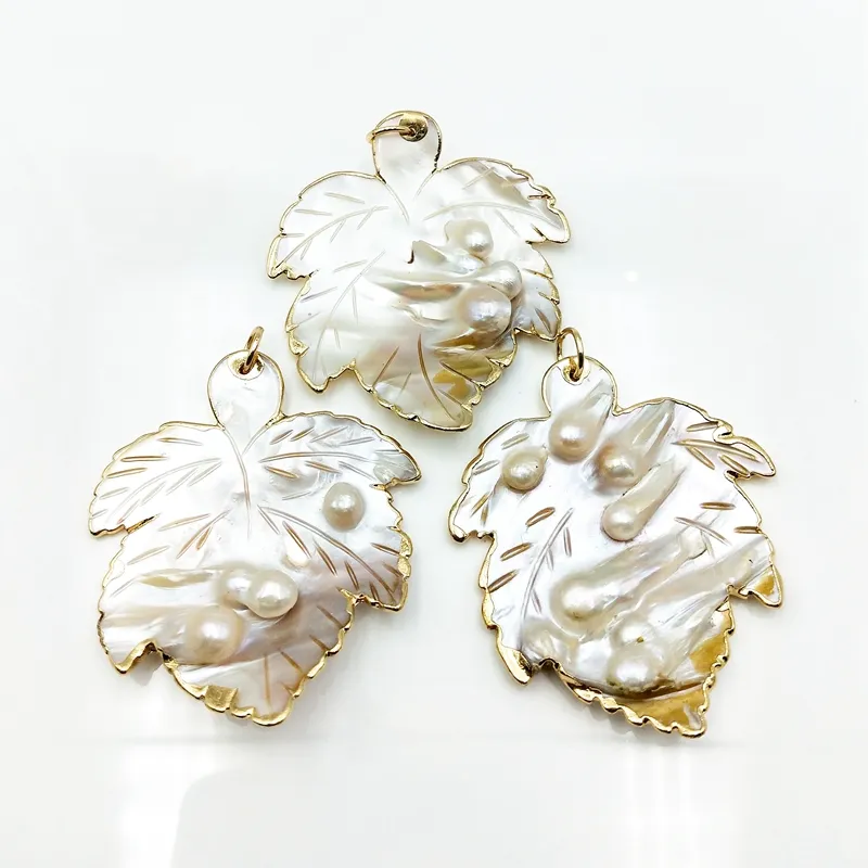 Wholesale natural hand made carved maple leaf jewellery oyster white mother of pearl shell charms pendants for jewelry making