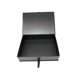 Boîte cadeau personnalisée à couvercle rabattable, doublure en satin rose, ensemble de soins de la peau, emballage en papier - Product Image 5