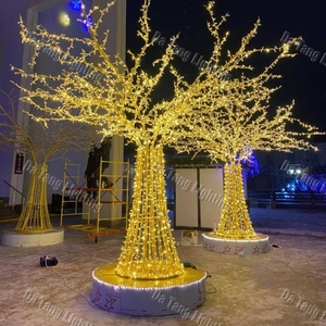Éclairage personnalisé à motif de sapin de Noël avec structure en fer et détails de guirlandes lumineuses pour grands projets de décoration festive - Product Image 4