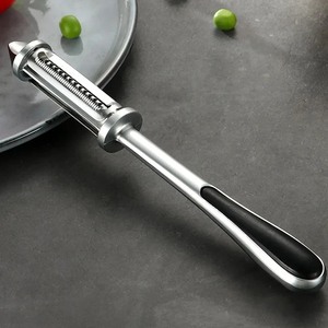 Éplucheur de légumes 3-en-1 multifonctionnel pour pommes de terre et carottes, râpe, ouvre-bouteille, accessoires de cuisine domestique – Vente en gros - Product Image 6