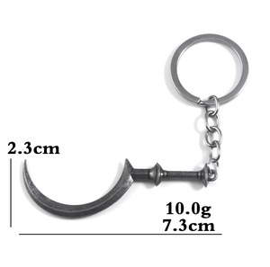 <span class=keywords><strong>Resident</strong></span> <span class=keywords><strong>Evil</strong></span> <span class=keywords><strong>8</strong></span> vampiro polilla señora hija guadaña arma llavero de Metal Halloween Cosplay señora guadaña colgante - Product Image 4