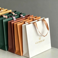 Sac en carton blanc mat de luxe recyclable, personnalisable avec logo, sérigraphié, forte capacité de charge 6-9kg, sac à main réutilisable pour la vente au détail