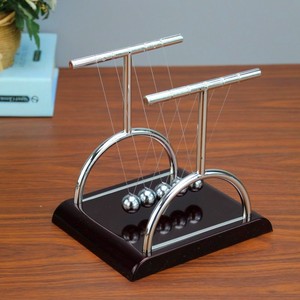 Yu Mo Newtons Cradle T Shape Metal Desk Ornament Physics Science Gift Desktop Decorative Object - Product Image 2
