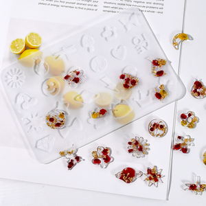 LEQU Kit de moules en silicone pour mini pendentifs boucles d'oreilles, réutilisables et faciles à démouler, pour la fabrication de bijoux en résine époxy - Product Image 3