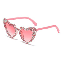 Vente directe usine – Lunettes de soleil UV400 à monture complète, ornées de strass en forme de cœur de pêche, pour femmes, idéales pour les soirées et les événements.