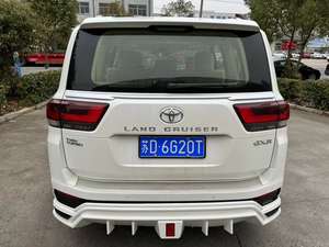 Kit carrosserie Premium LC300 (WALD) pour <span class=keywords><strong>une</strong></span> esthétique <span class=keywords><strong>de</strong></span> véhicule améliorée - <span class=keywords><strong>Campagne</strong></span> 2021 - Product Image 4