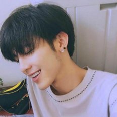 ชุดบิกินี่และชุดชายหาดสไตล์แนบเนื้อ - Product Image 1