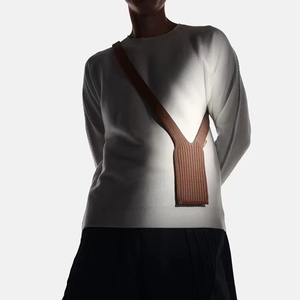 <span class=keywords><strong>กระเป๋า</strong></span>ใส่โทรศัพท์แบบถัก 3 มิติ: <span class=keywords><strong>กระเป๋า</strong></span>ใส่โทรศัพท์แบบสะพายข้างสไตล์ ISSEY MIYAKE สำหรับ iPhone - Product Image 4