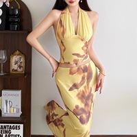 Set Rok Bodycon Slim Fit Tanpa Lengan dengan Atasan Halter Bermotif Bunga Manis untuk Wanita, Mode Musim Semi/Panas 2026