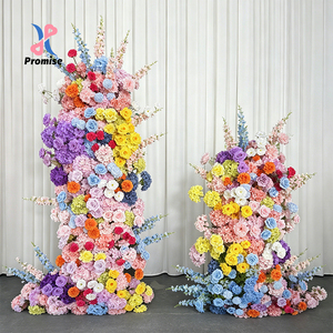 Par de Columnas de Flores Artificiales con Degradado Arcoíris Pastel y Diseño Floral Mixto para Fondo de Bienvenida de Boda - Product Image 1