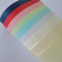 120 g/m² 180 g/m² 250 g/m² Feuille de papier texturé en lin Papier cartonné gaufré Papier spécial couleur A4