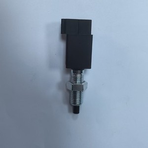 Interruptor de luz de freno para Nissan 93810-1C100 93810-22100 93810-28000 12V, pieza de repuesto de material plástico - Product Image 4