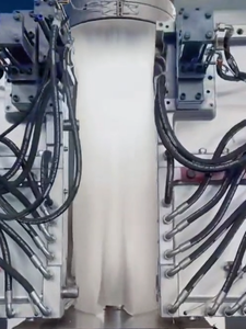 เครื่องผลิตถัง IBC ขนาด 1000 ลิตร แบบเป่าขึ้นรูป คุณภาพส่งออกมาตรฐาน ขายดี กำลังการผลิตสูงพิเศษ สายการผลิตบรรจุภัณฑ์กลวงอัตโนมัติเต็มรูปแบบ - Product Image 5