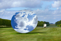 Grand miroir moderne de ciel de jardin en acier inoxydable poli brillant Sculpture d'Anish Kapoor