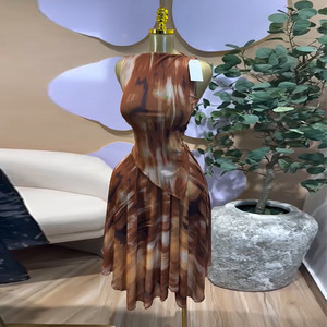 Abbigliamento <span class=keywords><strong>Donna</strong></span> all'<span class=keywords><strong>Ingrosso</strong></span> S-2XL, Nuova Collezione Primaverile, Set in Poliestere con Top Senza Spalle Stampato e Pantaloni a Vita Alta - Product Image 2