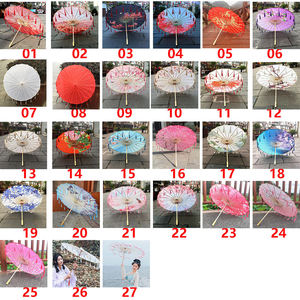 Parasol <span class=keywords><strong>de</strong></span> mariage TX1146 en gros, parapluie chinois traditionnel en bambou et papier, différents motifs, pompons, manuel - Product Image 6
