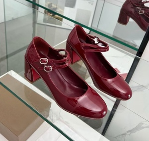 Sandalias de diseñador de cuero charolado con doble botón y suela gruesa de alta calidad, lujosas sandalias de plataforma para fiesta. - Product Image 2