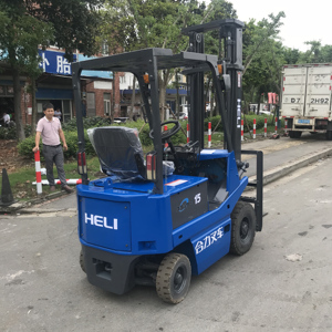 Montacargas Usado de Alta Calidad Más Vendido, Montacargas Hidráulico de 2 Toneladas con Motor Diésel, Modelo 2022 - Product Image 4