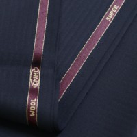 Tissu de costume en laine mérinos mélangée 50% marine, haute densité, à rayures / motif chevrons