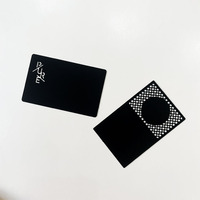 Échantillon gratuit Cartes métalliques intelligentes NFC Noir mat 215/216 Carte de visite virtuelle NFC en métal avec logo