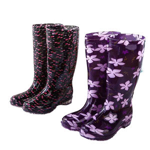 Botas de Lluvia para Mujer con Estampado Floral Morado, Punta Redonda, Parte Superior de PVC Impermeable, Suela de Goma, Entresuela de EVA, Forro Textil, para Todas las Estaciones - Product Image 1