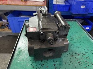 Pompe à piston à déplacement variable P70VFR-22-CC-11-J, série hydraulique P70VFR P16VM P21VM P21V P31V P40V P70V P100V P140V - Product Image 1