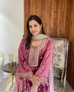 Viscose Velours Designer Look Bottom Broderie Lourde Siquance Travail Entièrement Cousu Top Dupatta Lancement Tendance Salwar/Costume - Product Image 2