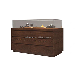 Vitrine de Luxe Personnalisée en Bois pour Bijoux, Comptoir en Verre, Meuble Moderne OEM/ODM pour Boutique, Présentoir à Montres en Noyer Massif avec Tiroirs - Product Image 1