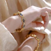 Nouvelle montre-bracelet rétro française en coquillage gris naturel pour femme, bracelet-joyau mignon pour femme