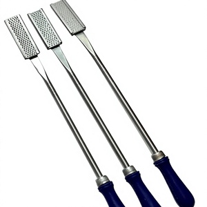 Râpe dentaire pour chevaux, outil vétérinaire réglable et coudé pour le ponçage des dents équines, l'examen buccal et les soins dentaires - Product Image 1
