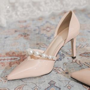 Escarpins orthopédiques à talons hauts pour femmes et chaussures de mariage confortables à usage médical avec soutien de la voûte plantaire et talon épais personnalisable - Product Image 1