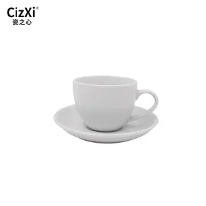 Çevre dostu iyi satış seramik yuvarlak porselen cappuccino kahve çay bardağı ve altlık