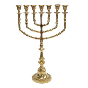 Dernière conception Menorah à bougie en laiton pour décoration de centres de table de mariage - Product Image 1
