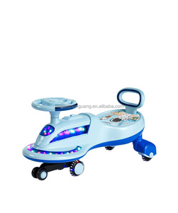 Coche de Empuje Multifuncional de Plástico para Niños de 2 Años, Columpio Giratorio con Pedales, Reproductor de Música <span class=keywords><strong>MP3</strong></span>, Duradero, Seguro, Carga de 160 kg - Product Image 1