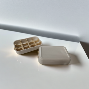 Jabonera Moderna Ecológica de Plástico Blanco y Negro con Logotipo Personalizado, Escurridor de Ducha de Fibra de Bambú para Baño - Product Image 4